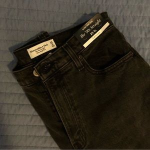 NWT Ultra High Rise 90s Straight Black Jeans